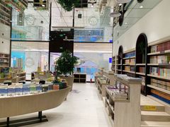 -钟书阁(群光广场店)
