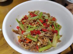 -体育场(地铁站)