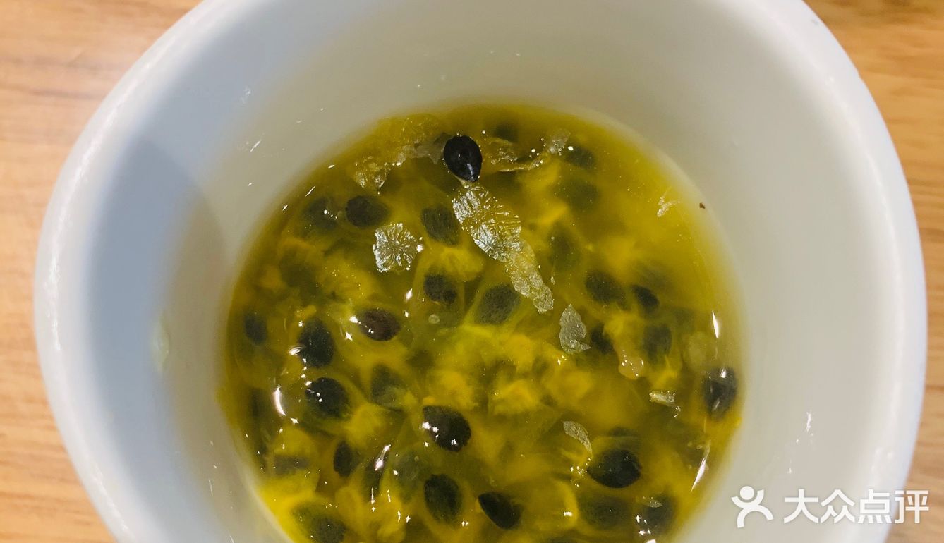 想吃拌面，看到这家有凉面就进来了，位于水游城三层