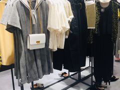 -URBAN REVIVO(七宝领展广场店)