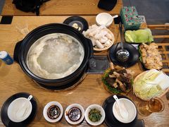 -菌海森林·非遗野生菌火锅(西山区滇池路摩根道店)