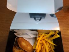 -TRIPS BURGER(大钟寺店)
