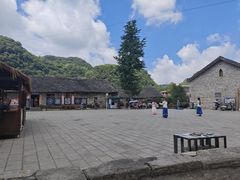 -高荡千年布依古寨旅游景区