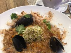 -FLOVIE FLORIST CAFE