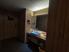 -西安大雁塔科技大学地铁站亚朵酒店