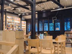 -猫的天空之城概念书店(杭州南宋御街店)