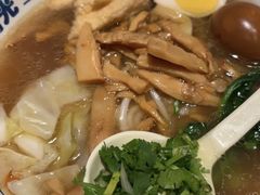 -鑫花溪牛肉米粉(东环大润发店)