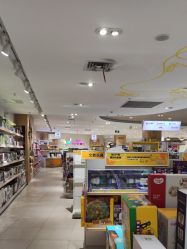 -孩子王(静安大融城店)