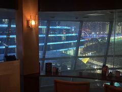 -SU lounge the lake view湖景酒廊