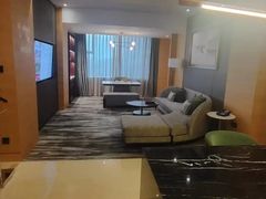 -上海虹桥祥源希尔顿酒店