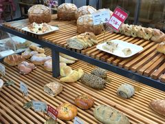 -焙丽拾光(麦凯乐直营店)