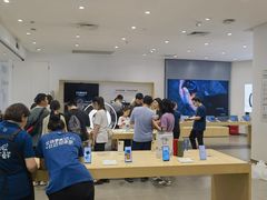 -华为授权体验店(中山公园来福士)