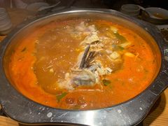 尖嘴鱼-野山舂·贵州现舂酸汤火锅(鸿通城店)