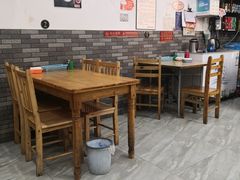 大堂-雷祖芳老妈蹄花店