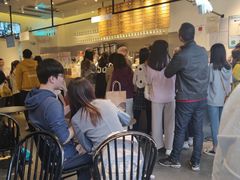 等位区-喜茶(东莞汇一城店)