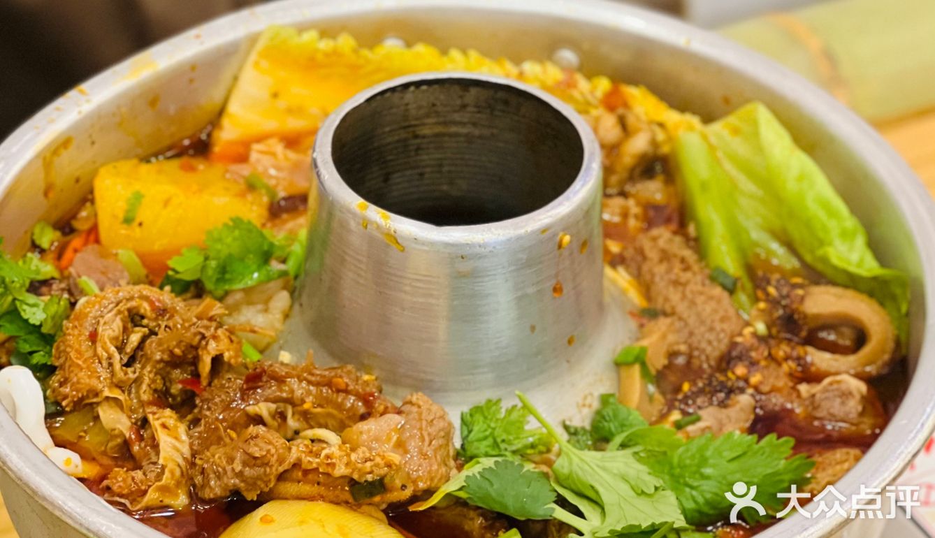 超多牛肚牛肉的一大锅热辣火锅太治愈