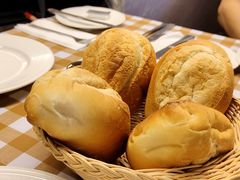 餐前面包-船屋葡国餐厅