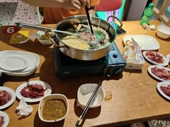 -牛满溢·自助潮汕鲜牛肉火锅(龙汇路店)