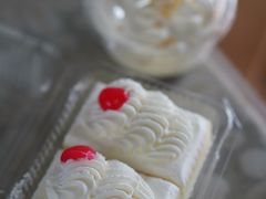-红宝石·鲜奶小方·海派西点房(南丹店)