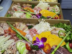 -山野的朋友露营炭火烤肉