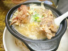 酸菜筒骨锅-砂锅酱骨