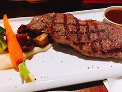碳烤澳洲谷饲和牛级别西冷-MARU玛露音乐餐厅(大学路店)