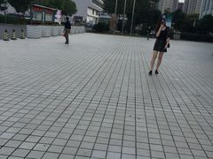 -上海市松江区泗泾医院-地面停车场