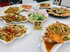 -覃记海鲜美食餐厅