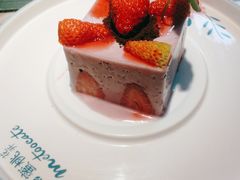 草莓外交官-蜜桃花开·中西融合菜E&W(南长街店)