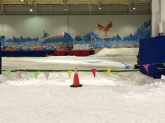 -乔波室内滑雪场