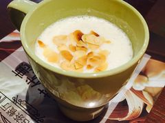 蛋白鲜奶杏仁茶-皇后餐厅-煲仔·小菜·打边炉(古北店)