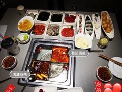 -海底捞火锅鲜切牛肉主题店(长寿路店)