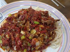 -歹歹的加个面过油肉拌面