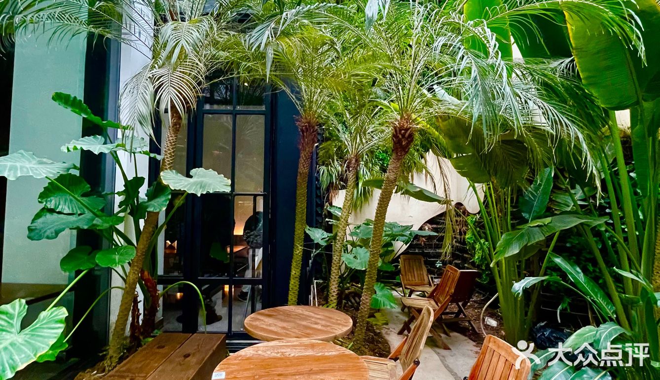 小坐一会儿～喝一杯蔓越莓蜜桃汽泡水