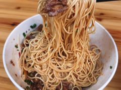 麻辣鸭子和麻辣牛肉双拼-李易面馆(树木岭店)