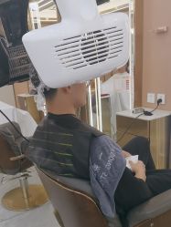 -一東造型烫发染发
