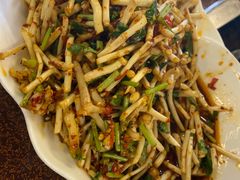 凉拌折耳根-菌海森林·非遗野生菌火锅(西山区滇池路摩根道店)