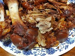 -老天桥酱肉烧饼夹肘子(天桥店)