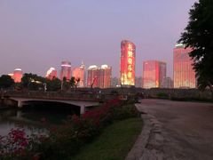-万绿园