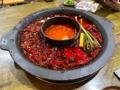 -黄潇洒老火锅(九眼桥宏济巷店)