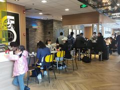 用餐区-麦当劳(世贸店)