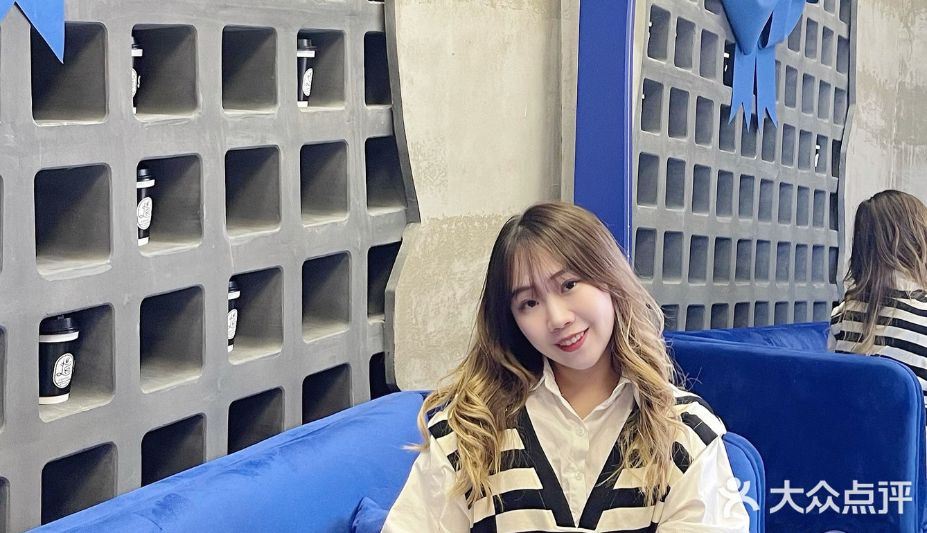 东莞探店｜东城克莱因蓝工业风咖啡厅～