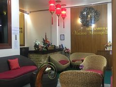 大堂接待-新月水疗保健中心(2号店)