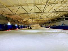 -乔波室内滑雪场