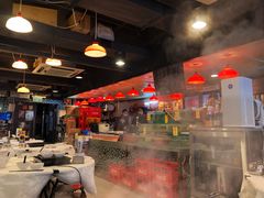 大堂-鲜入围煮花胶鸡海鲜火锅