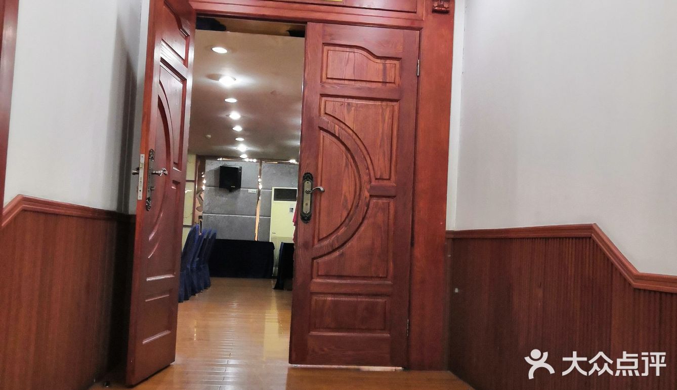 寸土寸金，所以酒店也是没办法，还是那么小