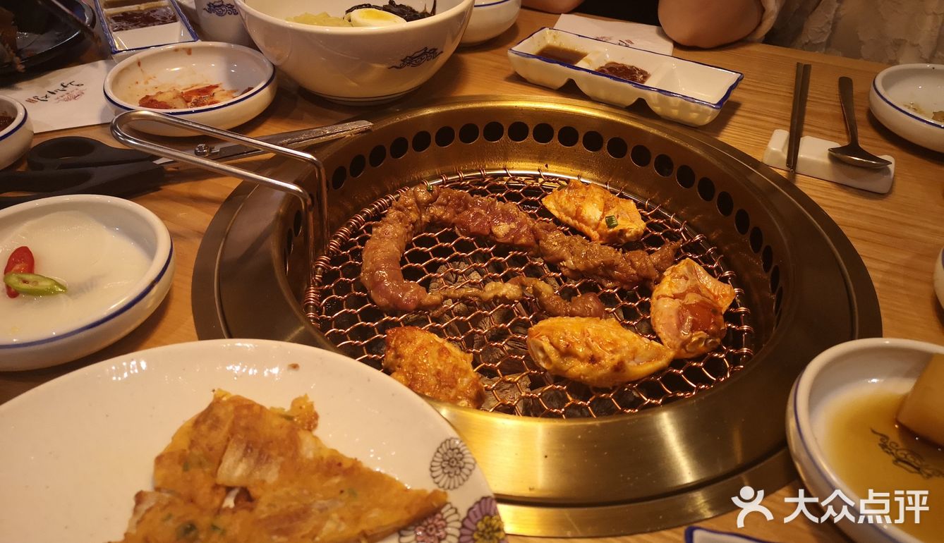 选的这家店，然后比较有特色的吧，都是牛肉还不贵