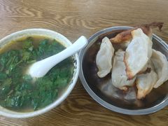 -黄阿姨锅贴大王(万航渡路店)