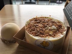 -蜜蜂小象·榴莲千层蛋糕(时代汇11栋店)