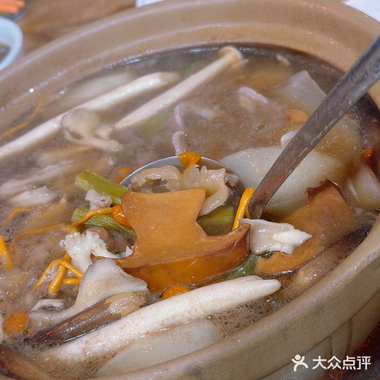 我发现很多人都不会正确吃火锅！一定要选牛肝菌